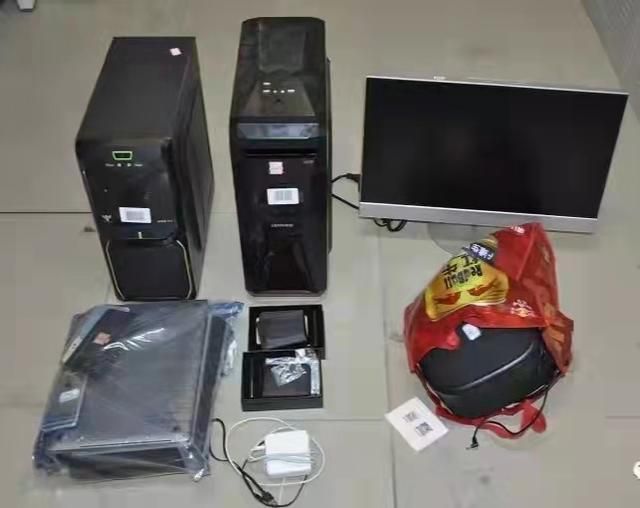 Hình ảnh cho thấy một số đồ vật bị cảnh sát thu giữ. Nguồn: Cảnh sát chi nhánh Văn phòng Công an thành phố Baiyin