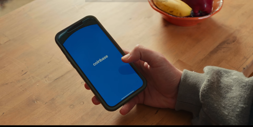 mv ca nhạc của “Charlie Puth - Light Switch” xuất hiện Coinbase